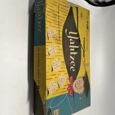 #0-Vintage YAHTZEE Dice Game E.S. Lowe Co – Very Well Kept And Clean