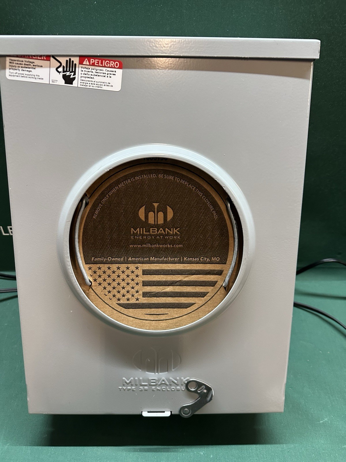 Milbank U7040‑XL‑TG Ringless Meter Socket – 200A 4‑Jaw 600V NEMA 3R – New OEM