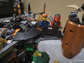 LEGO NINJAGO: Misfortune's Keep (70605)