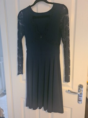 warehouse navy lace dress Warehouse navy blue lace dress. Size 6. Worn once to