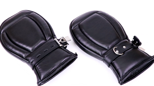 Gepolsterte Fäustlinge abschließbar* Fausthandschuhe* BDSM Handschellen Bondage - Video 1 of 1