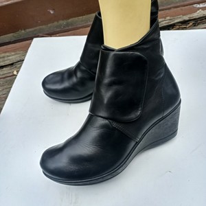 dansko booties black