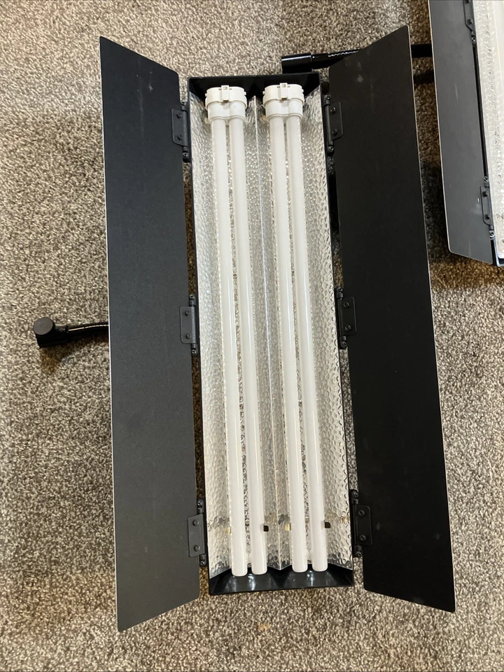 Flolight FL-110HM Fluorescent Photo, Video, Studio, Film (2 Lights) Untested - Image 3 of 4