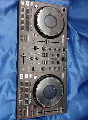 Numark MixTrack Platinum FX 4-Deck DJ Controller mit Displays Kabel JP