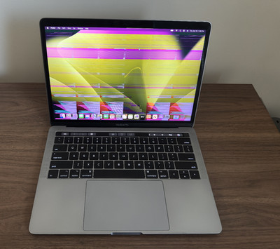 READ* Apple MacBook Pro 13 2017 Touch Bar (4 TB3) Space Gray, i5