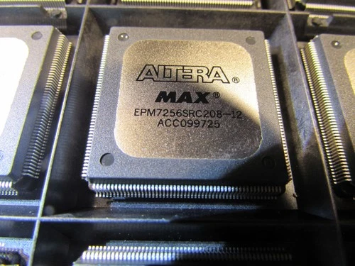 EPM7256SRC208-12 ALTERA CPLD MAX 7000S Family 100MHz, 5V, 5K Gates, 208-Pin RQFP