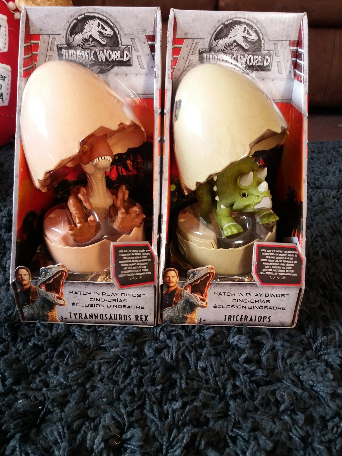 Jurassic World Hatch 'n Play Dinos - T Rex & Triceratops Hatchlings Dinosaurs Jurassic World Hatch 'n Play Dinos - T Rex & Triceratops Hatchlings Dinosaurs
