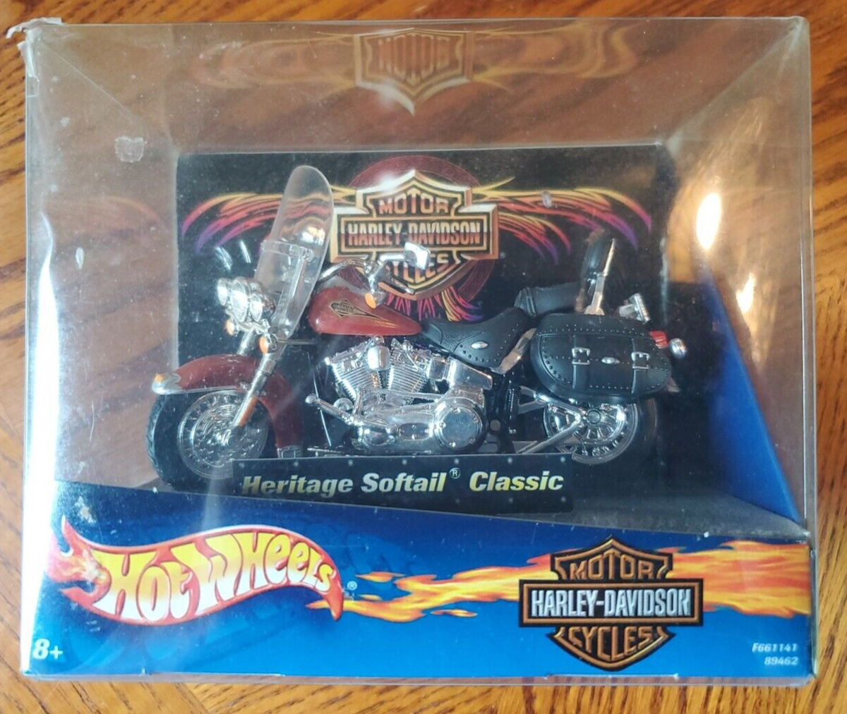 Harley Davidson Hot Wheels Heritage Softail Classic 1:18 Scale