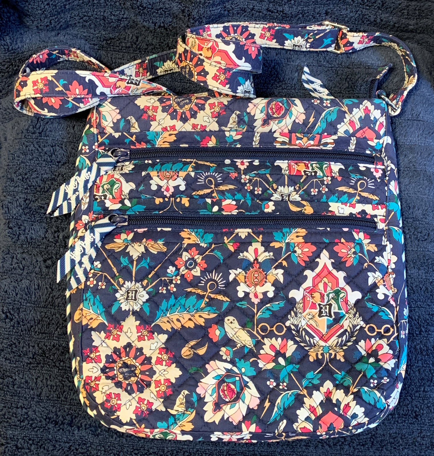 Vera Bradley Harry Potter Home to Hogwarts Triple Zip… Gem