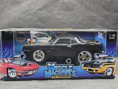 Muscle Machines 1969 '69 Chevy Camaro Z/28 Street Rod 1:18 Scale