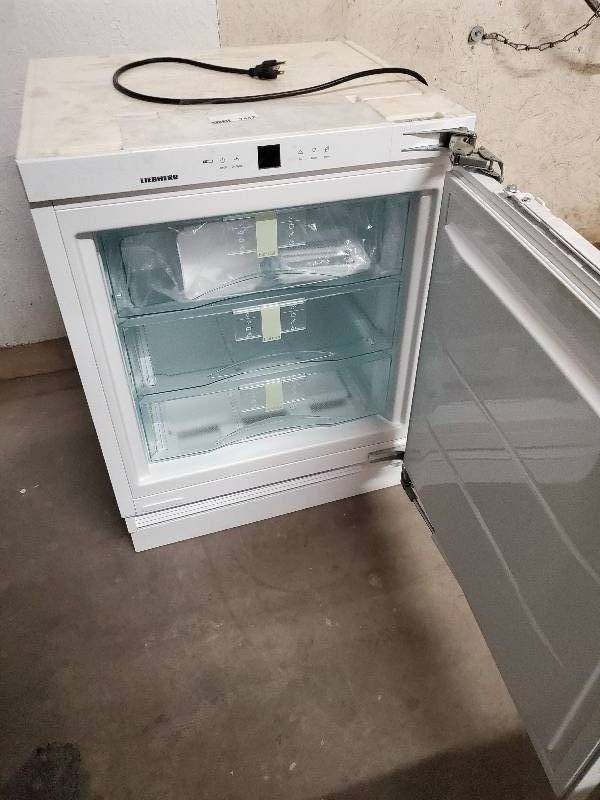 Liebherr 24" Panel Ready Undercounter Pull-Out Refrigerator 