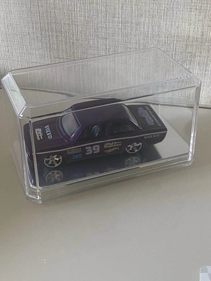 2025 Hot Wheels 39th Convention Los Angeles, CA 73 Volvo 142GL Charity Car #445 - Image 4 of 4