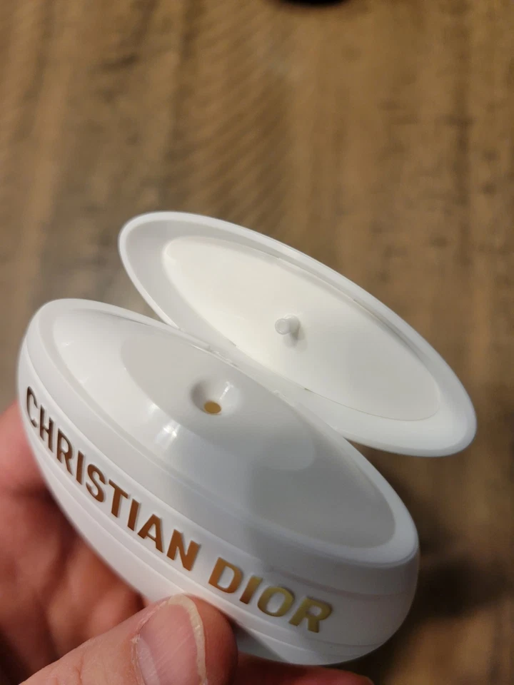 Crema de manos, uñas y escote Dior J'adore Les Adorables 50 ml/1,7 oz Foto 2 de 3