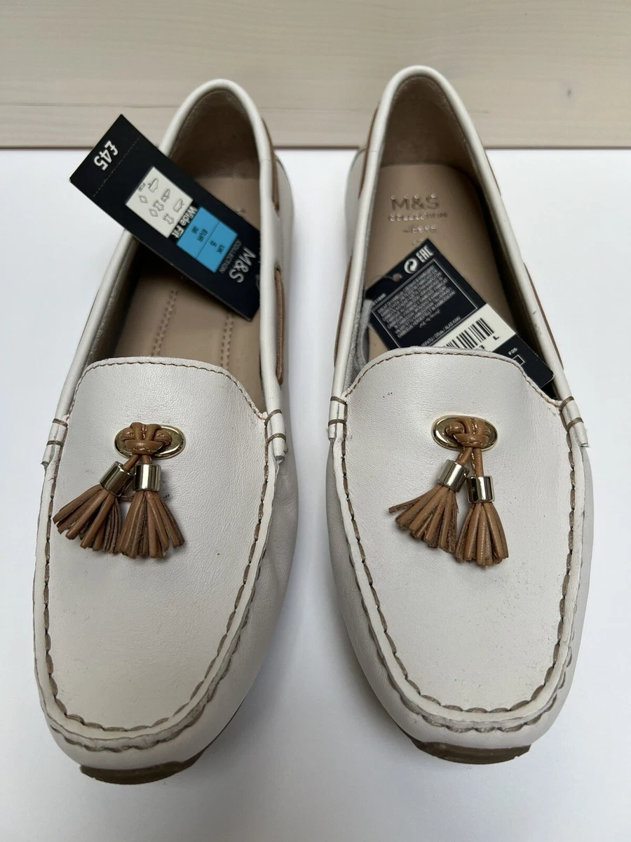 Wide boat hotsell shoes womens
