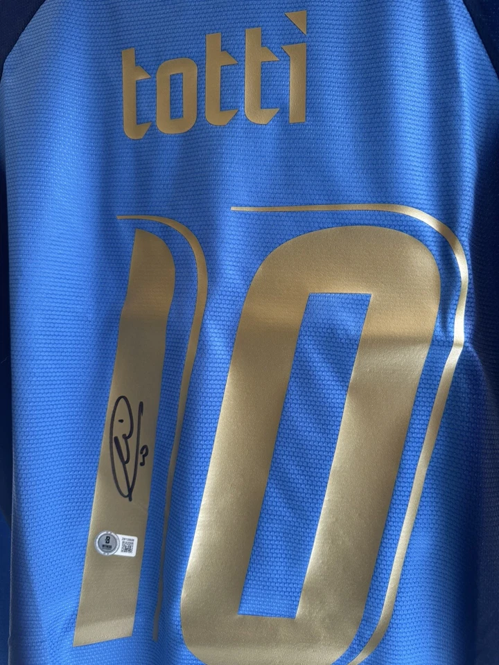 FRANCESCO TOTTI Signed Italy National Team Autographed Jersey Beckett Witnessed — 第 3/4 张图片