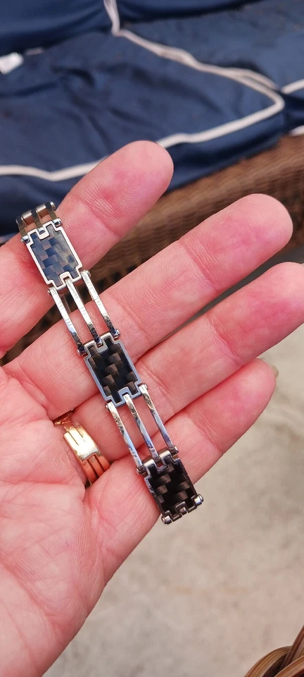 Pulsera ajustable Rochet Roma de fibra de carbono de acero inoxidable con eslabones negros para hombre Foto 2 de 4