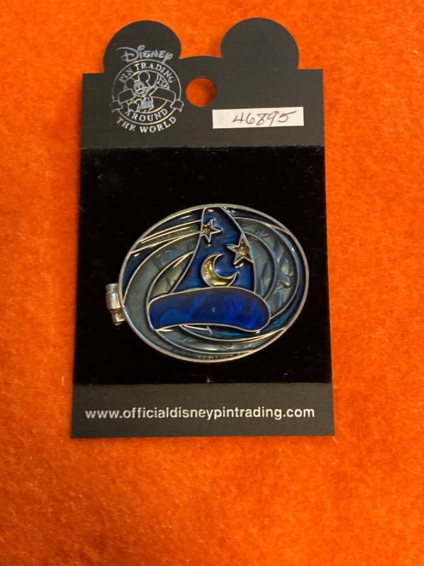 46895    WDW - Where Magic Lives - Sorcerer's Hat - Hinged Stained Glass