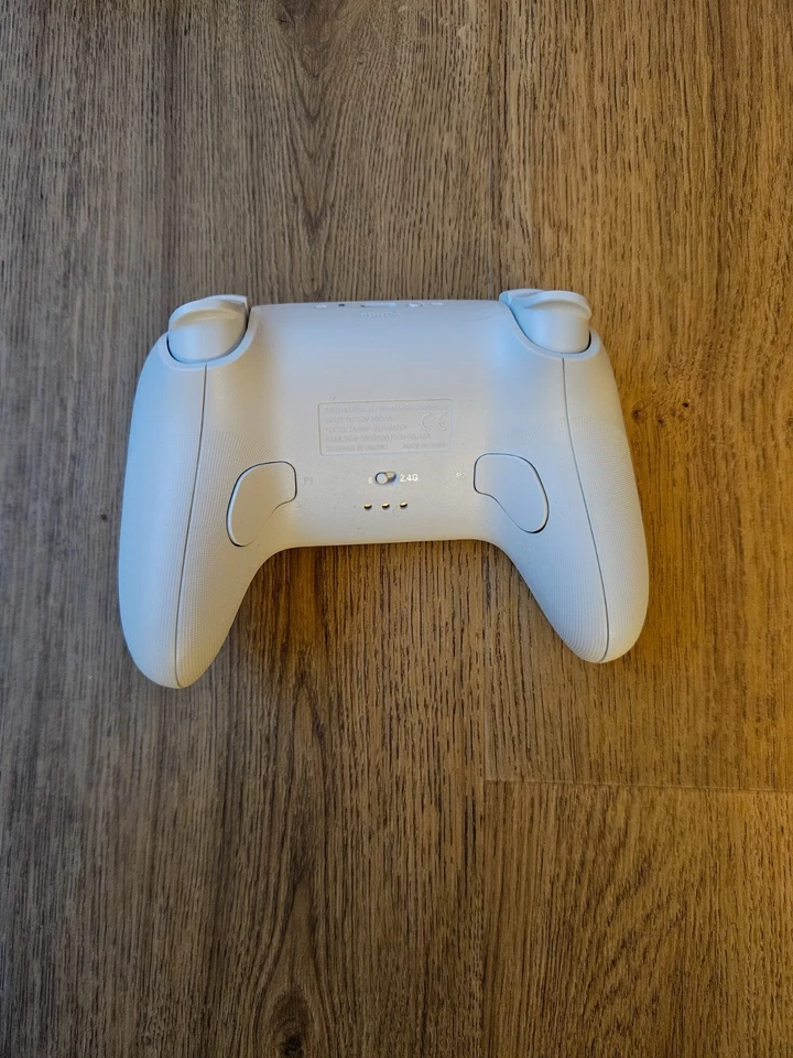 8BitDo Ultimate 2,4G Kabelloser Controller für Android - Weiß (mit Ladestation) - Bild 2 von 2