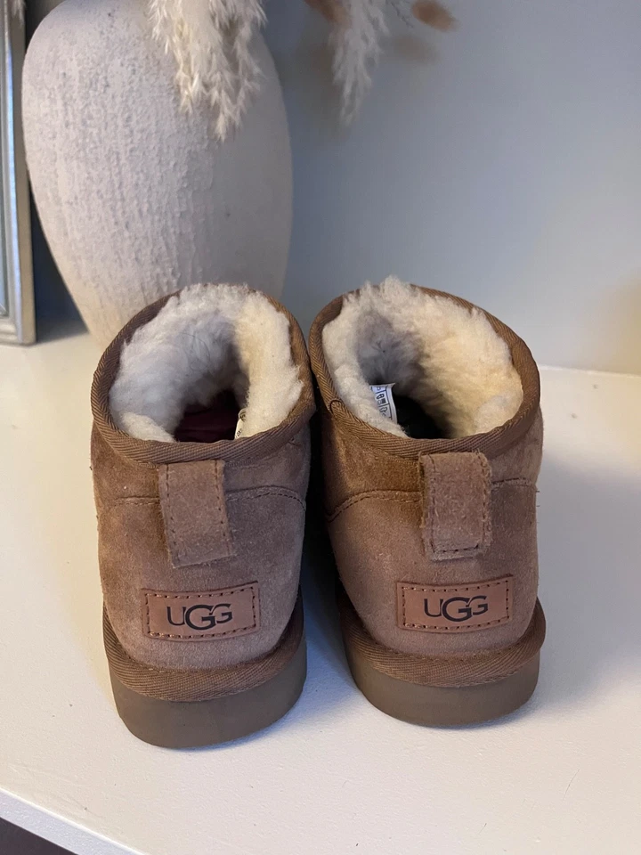 UGG Classic Ultra Mini Boot CHESTNUT Kids UK size 6, photo 2 of 5