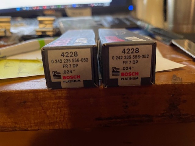 4228 FR7DP Bosch Spark Plugs 2 Pak