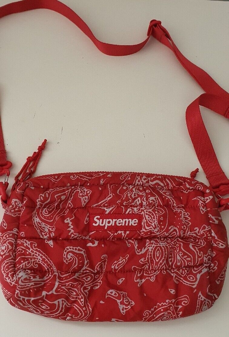 FW22 Supreme puffer side bag Red Paisley Water Resistant FW22 Supreme puffer side bag Red Paisley Water Resistant
