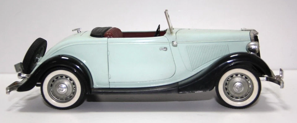 SOLIDO USATO 1:19 AUTO DIE CAST FORD V8 AZZURRO ART VARIE 5 - Immagine 2 di 4