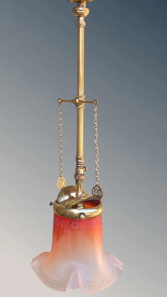 Bonita luz de latón y vidrio grabado Foto 2 de 4