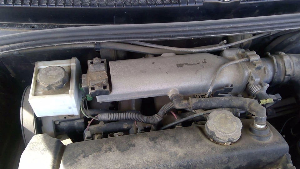 1995 1996 1997 1998 1999 Saturn Sw2 Intake Manifold Dohc - Image 2 of 4