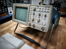 Tektronix TDS 350 Two Channel Oscilloscope 200 Mhz Manual Included