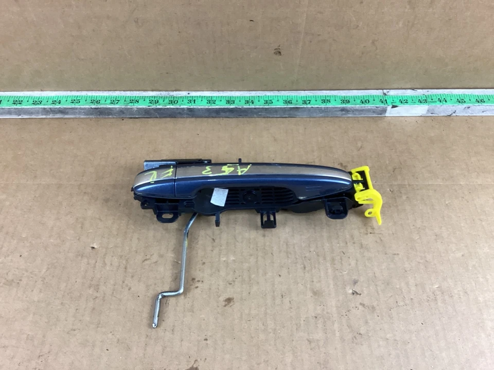 2011-2020 Toyota Sienna Front Right Passenger Side Exterior Door Handle OEM - Image 3 of 4