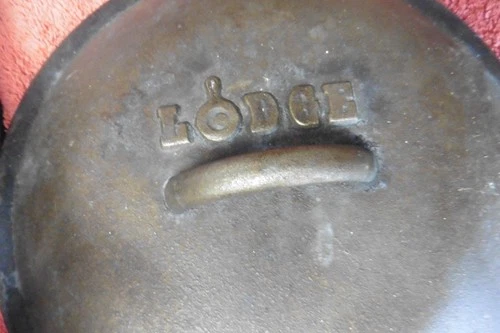 Vintage Lodge Cast Iron Dutch Oven # 8DO Soup Stock Pot w/ Handle 10 in diameter