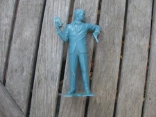 MARX 6 inch MAM FROM UNCLE FIGURE w RADIO, GUN 1966