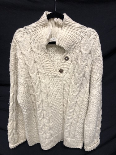 VINTAGE PACHAMAMA PURE WOOL SWEATER HAND MADE IN ECUADOR