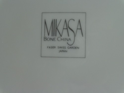 MIKASA SWISS GARDEN WELLINGTON CAKE PLATE NEVER USED - Picture 3 of 3