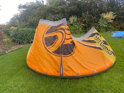 Cabrinha Drifter Kites;    5.5m or 4.5m