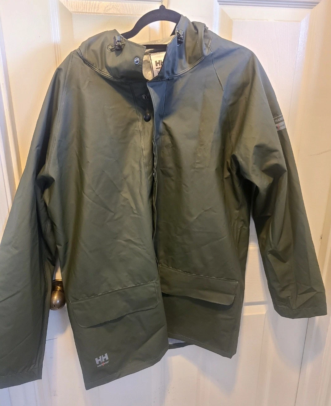 Helly Hansen PVC Rain Suit. Medium Men's, New Condition, OD Green. Jacket/Bibs
Opens in a new window