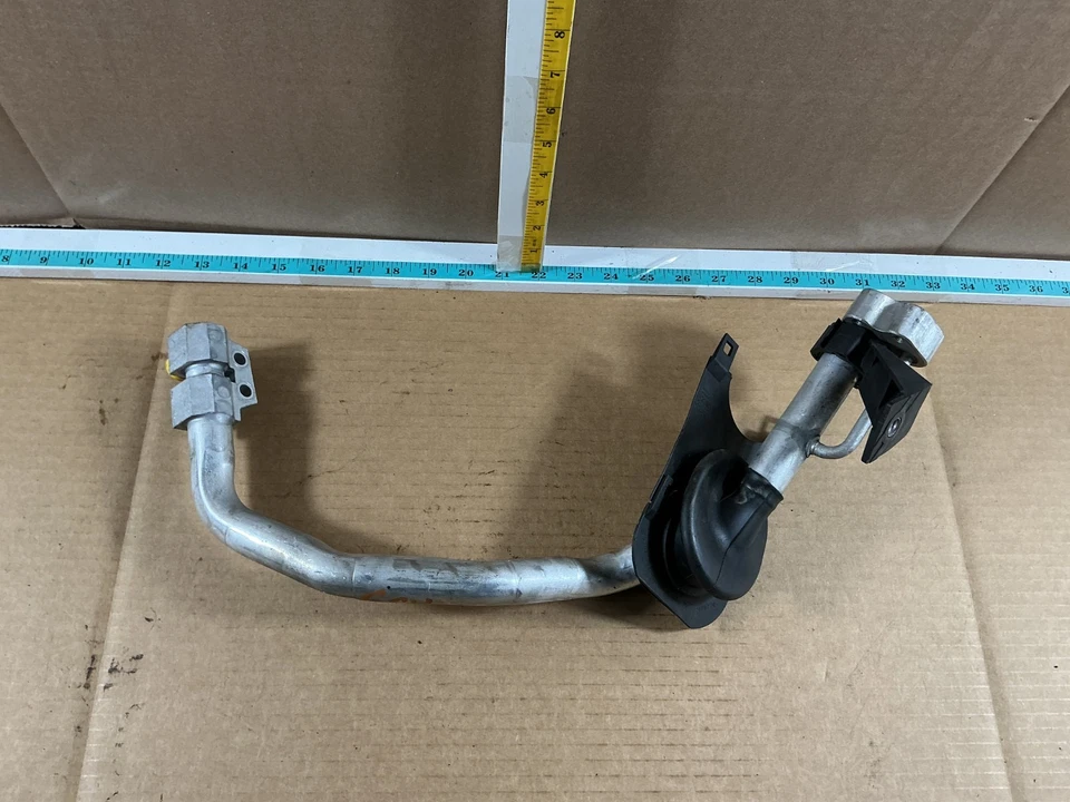 Tubo de manguera de línea líquida evaporador de aire acondicionado Audi A7 Quattro 2012-2018 4G1260712D OEM Foto 2 de 4