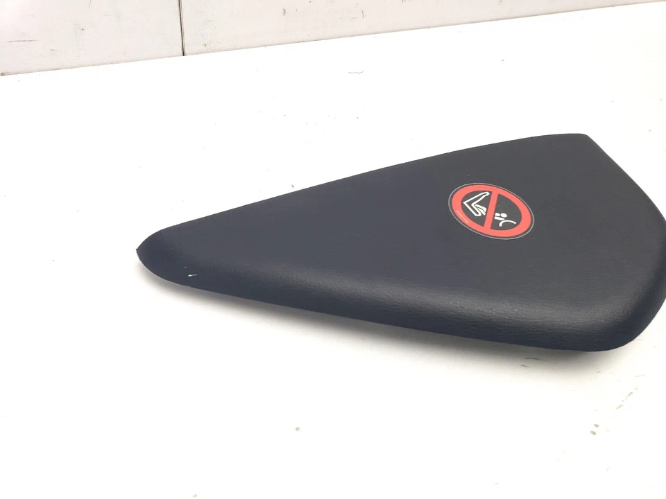 JEEP CHEROKEE KL MK5 LEFT PASSENGER SIDE TRIM COVER 2457164 2014 - Image 4 of 4