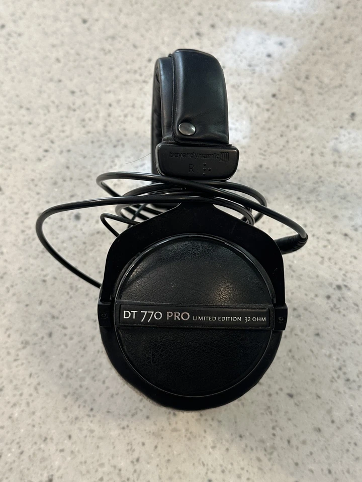 Beyerdynamic DT 770 Pro 32 ohm Limited Edition Studio Headphones Gray - Image 3 of 4
