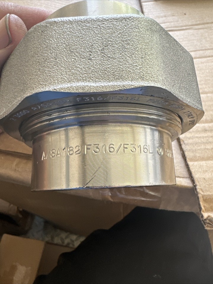 2" Union, Stainless Steel 3000 Socket Weld 316L A/SA182 Pipe Fitting
