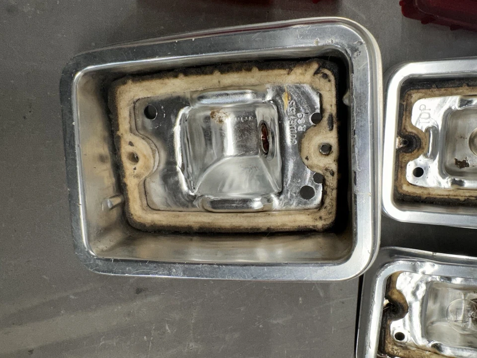 Chevy Impala 1970 luces traseras luces traseras lentes carcasas BelAir Kingswood Foto 2 de 4