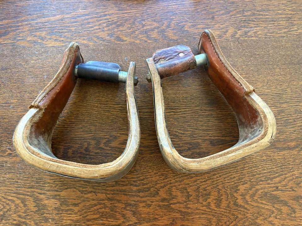 Металлический переплет 4» Bell стремена + протектор кожи, для седла.  Кожаное покрытие - Изображение 3 из 4