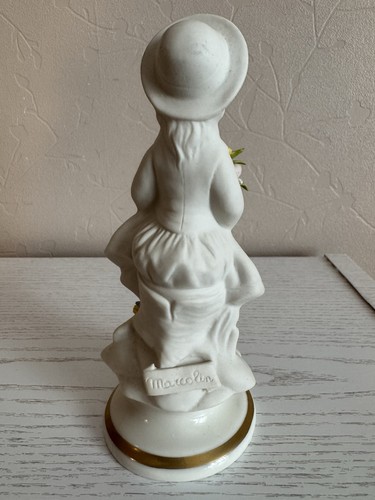 Capodimonte Porcelain Marcolin Brothers Figurine of Sitting Girl with Flowers - Picture 3 of 8