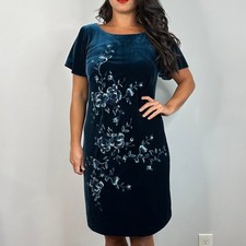 White House Black Market Dark Blue Velvet Floral Embroidered Shift Dress
