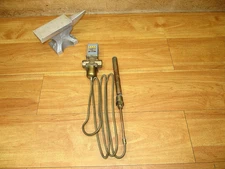 Penn V47AA-3 *NEW OLD STK* Temperature Control Valve Controller Johnson Controls