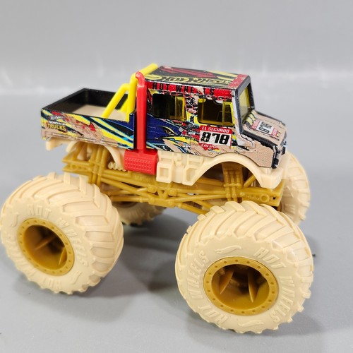 Monster Jam Hot Wheels Lot Of 6 Jeep Fire Thanos Segundo Octon8er Iron Man 1:64 - Picture 7 of 24