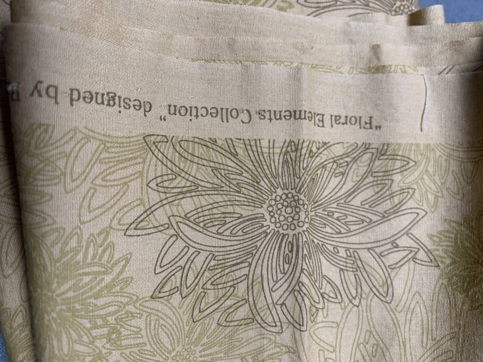 Tela de algodón amarillo y verde Pat Bravo galería de arte elementos florales 1/2 yarda x 44 Foto 3 de 4