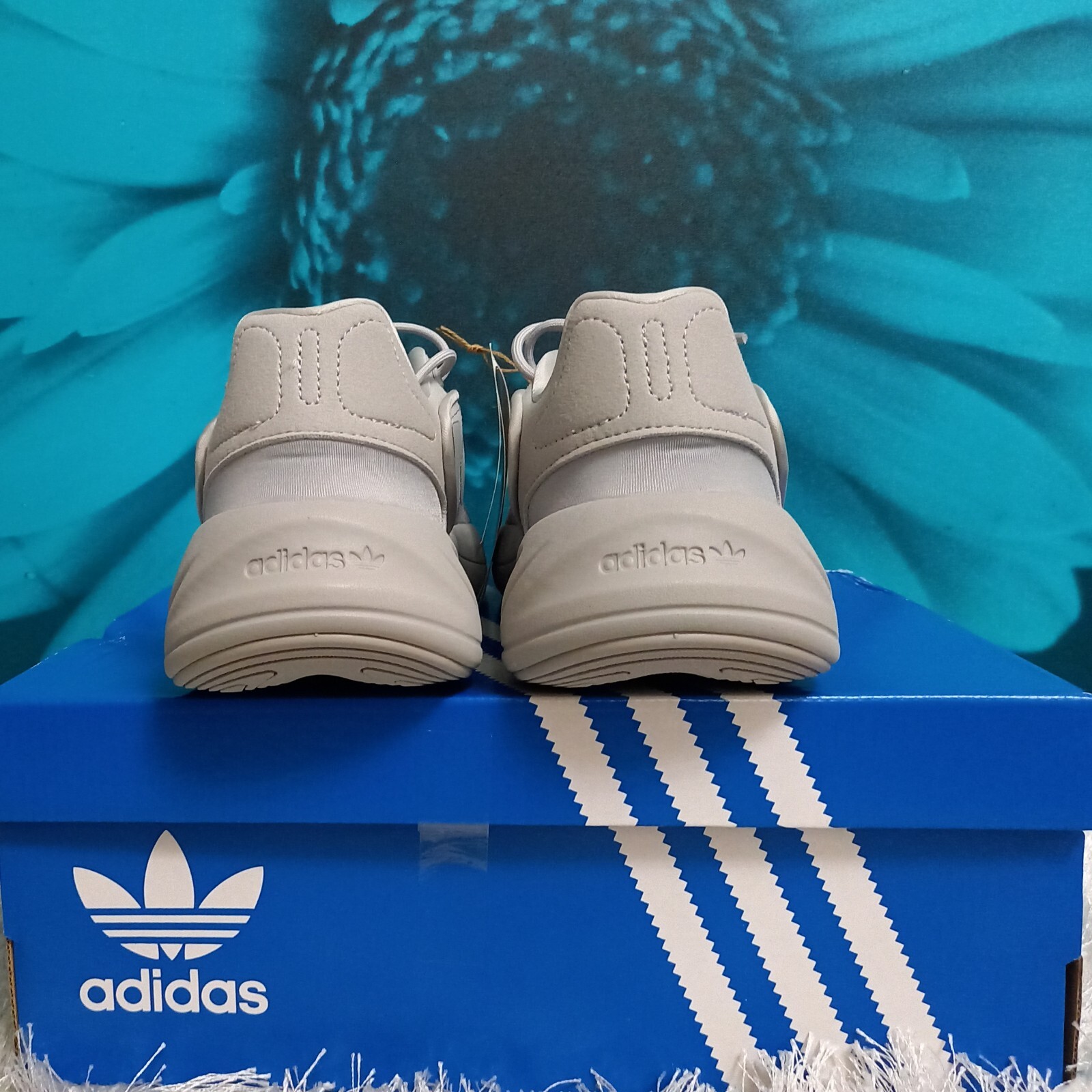 adidas Originals Ozelia Junior Grey/White Trainers, Size UK 5 / EU 38 / US 5.5 image 4