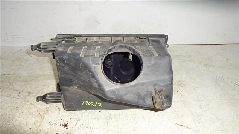 Air Cleaner Assembly 3.0L 6 Cylinder Fits 2001 2002 2003 2004 Ford Escape 673871 - Image 3 of 4
