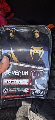Venum Challenger Sandsackhandschuhe MMA L/XL 4 oz Kunstleder Schwarz/Gold
